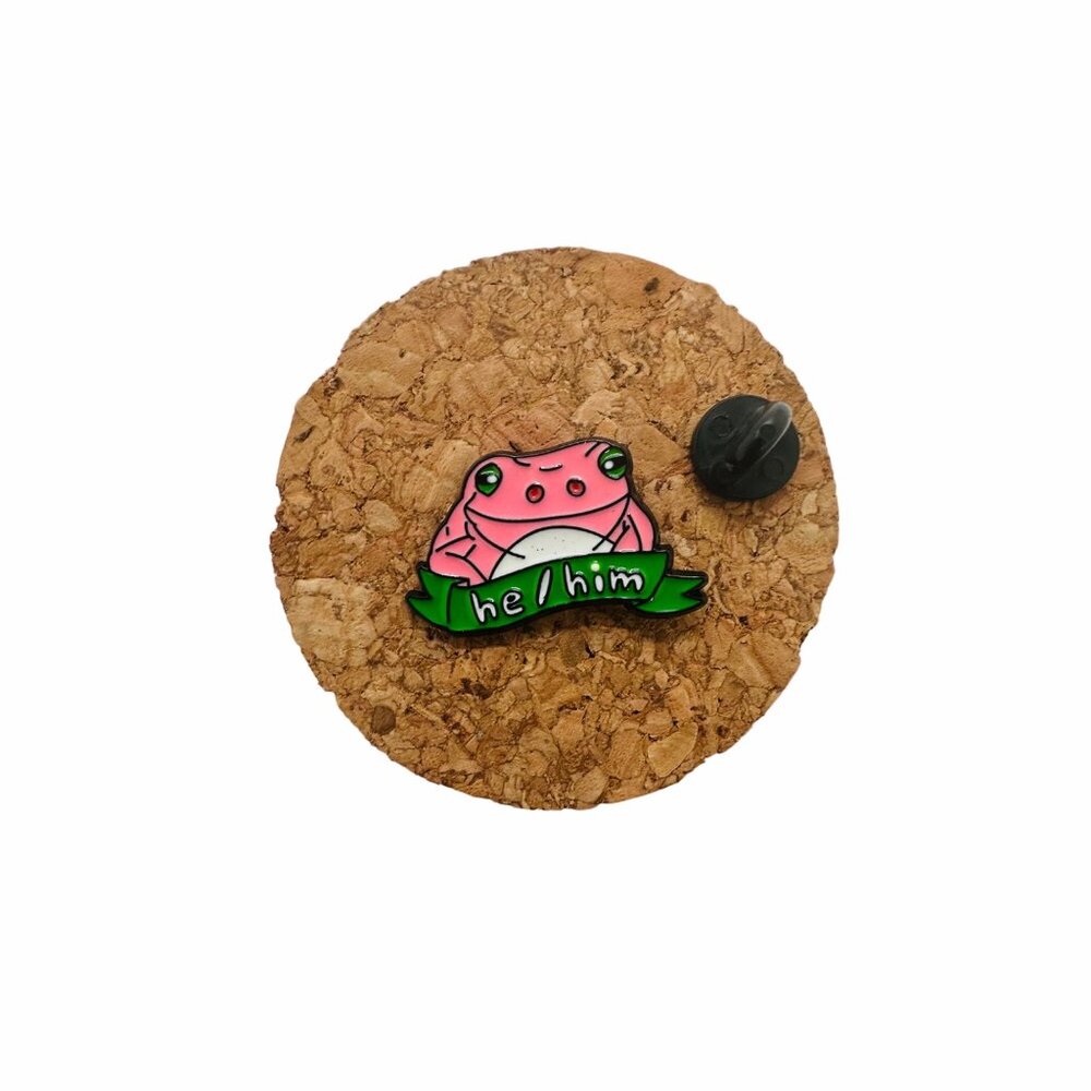 ✨Oz Pink Frog Alloy Pins Cartoon Cute Animal Enamel Brooch He/Him Pride New - Picture 2 of 6